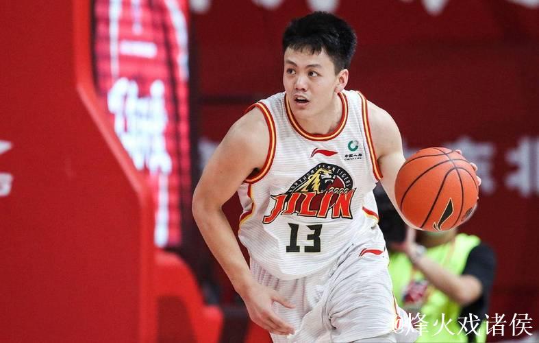 姜宇星转会辽篮后有望成巨星,他首发表现抢眼,效率和防守俱佳,未来潜力巨大 姜宇星转会辽篮后有望成巨星,他首发表现抢眼,效率和防守俱佳,未来潜力巨大
