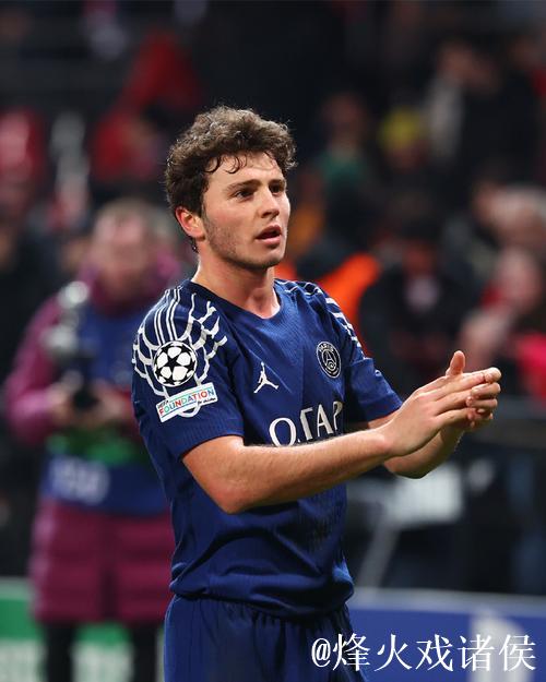 法甲-阿什拉夫双响 巴黎圣日耳曼3-0布雷斯特 法甲-阿什拉夫双响 巴黎圣日耳曼3-0布雷斯特